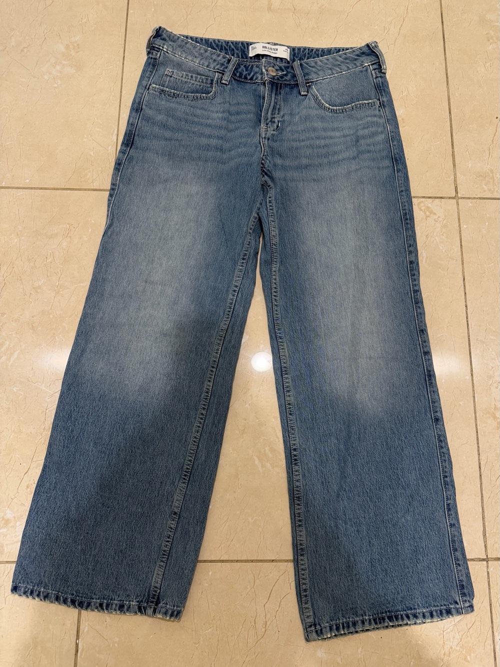 Hollister Women's Low Rise Baggy Jeans - Medium Blue Wash